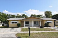 Building Photo - 2260 NE 5th Ave