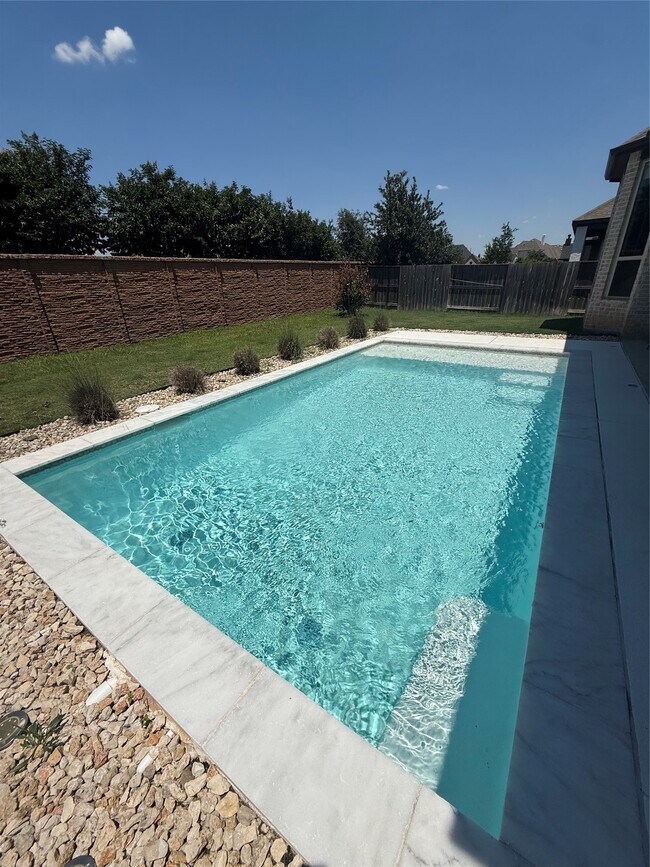 Building Photo - 3030 Lantana Trl