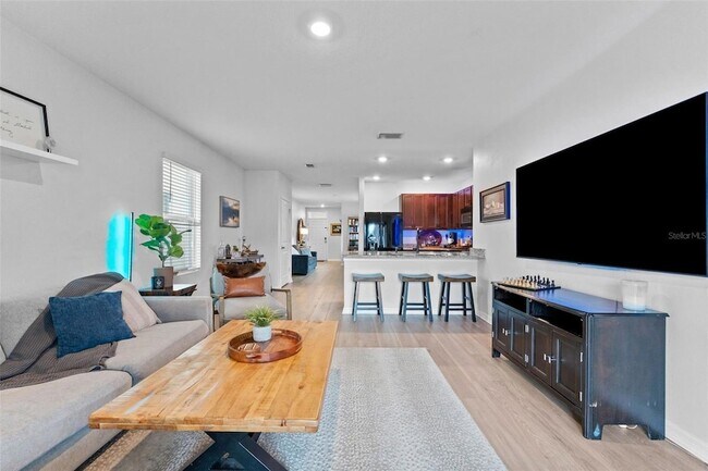 Building Photo - 10918 Trailing Vine Dr