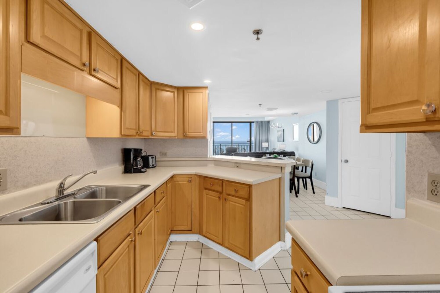 Building Photo - 5556 N Ocean Blvd