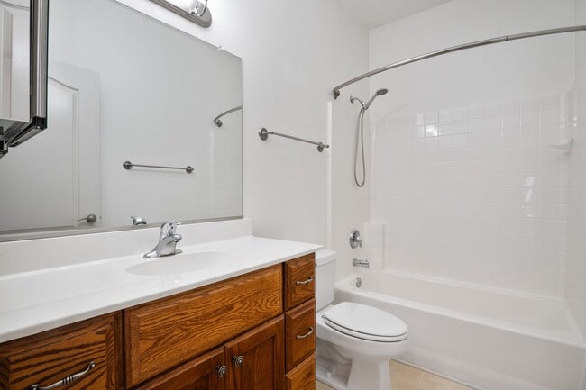 Building Photo - Gorgeous 3 Bedroom, 2.5 Bath End-Unit Town...