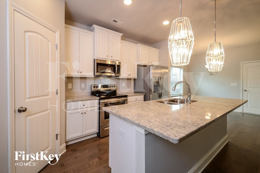 Building Photo - 3621 Wind Ridge Ln