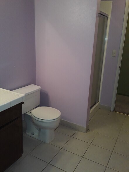 Building Photo - 2050 SW Pheasant Dr