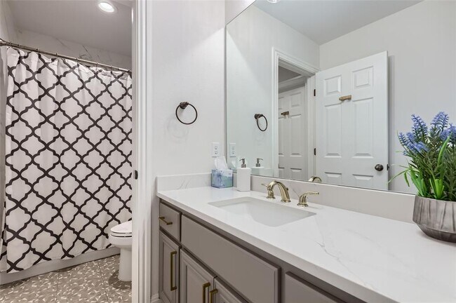 Building Photo - 217 Emerald Ridge Dr