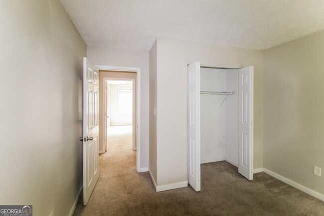 Building Photo - 4799 Wyndam Dr