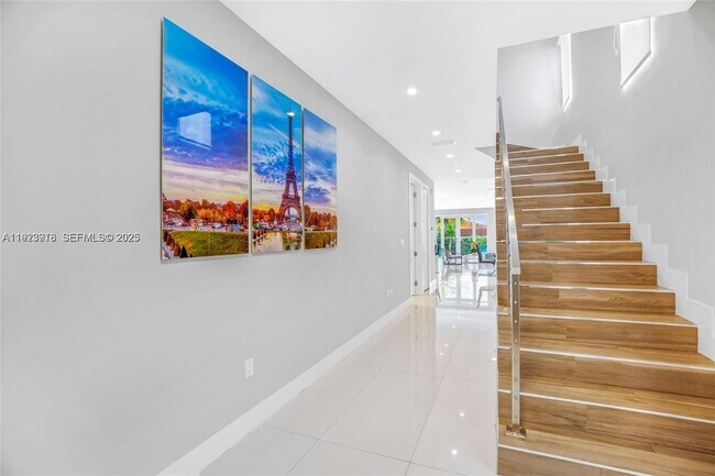 Building Photo - 3657 SW 26th St