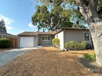 Building Photo - Charming Menlo Park Home in Picturesque Ne...