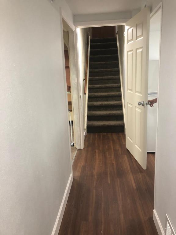 Building Photo - 8316 Oakwood St