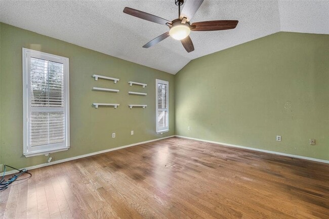 Building Photo - 14947 Heritage Wood Dr