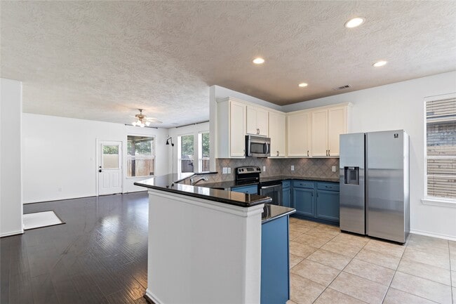 Building Photo - 23307 W Pine Ivy Ln