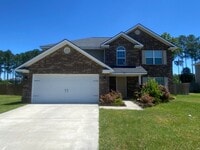 Building Photo - HUGE FENCED YARD, COMMUNITY POOL