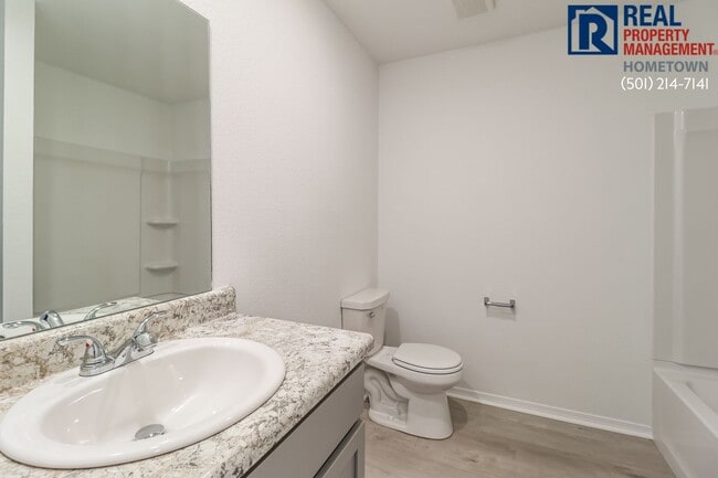 Building Photo - 1495 Meadows Dr