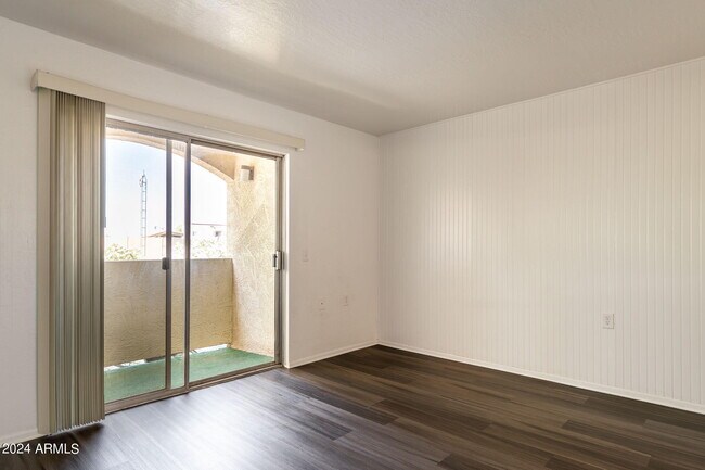 Building Photo - 12221 W Bell Rd