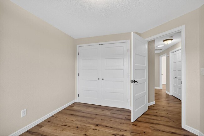 Building Photo - 1517 Westfield Way