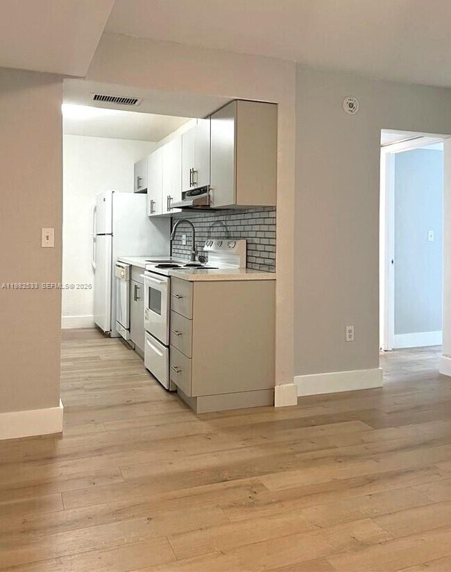 Building Photo - 1251 NE 108th St