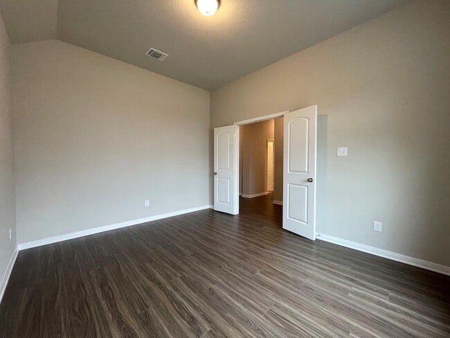 Building Photo - 7519 Broadmoor Cv