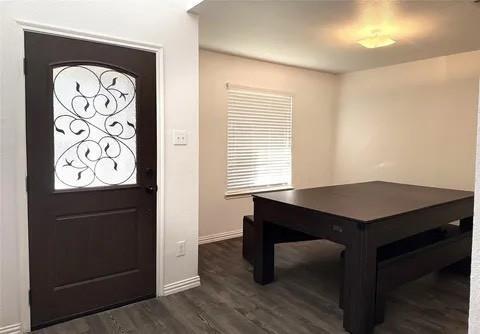 Building Photo - 1104 Rainer Dr