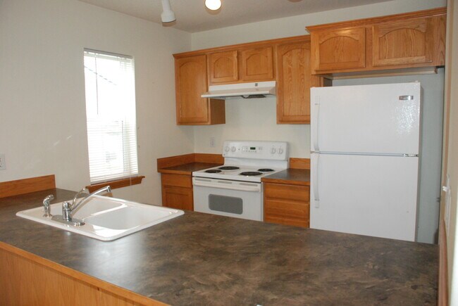 Building Photo - 6364 W Trestle St