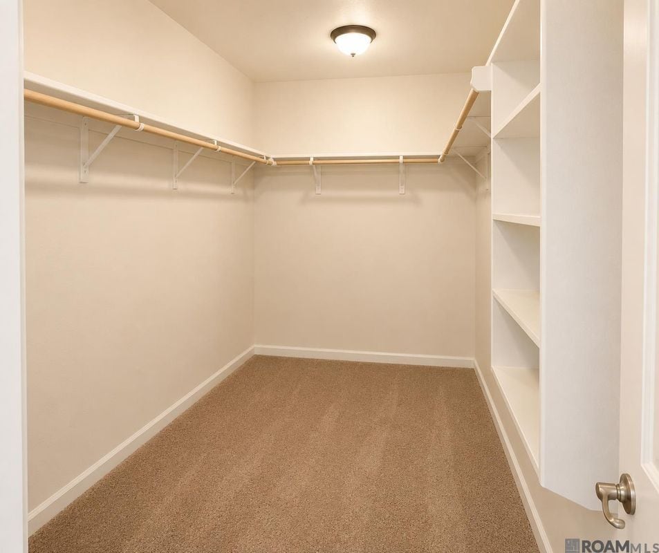 Building Photo - 1418 Gardenia Ln