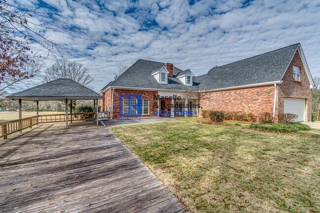 Building Photo - 200 Cripple Creek Rd