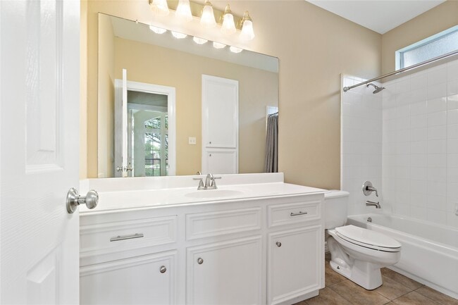 Building Photo - 6627 Queensclub Dr