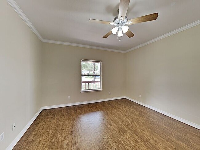 Building Photo - *No Application Fee*