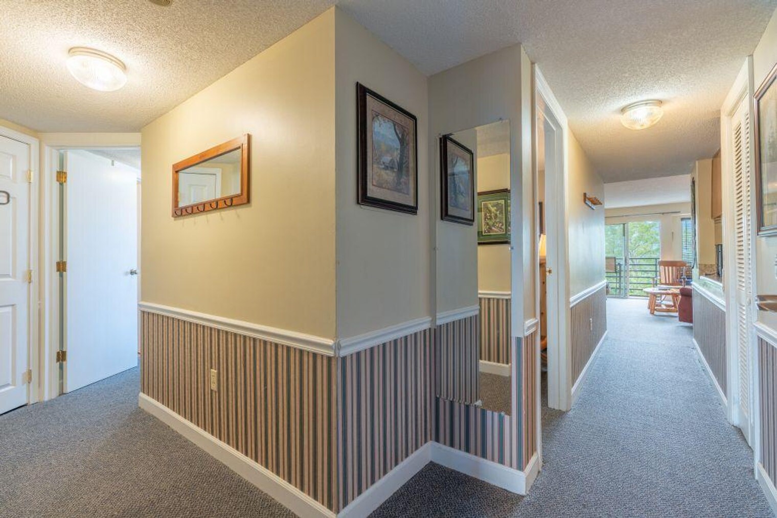 Building Photo - 1260 Ski View Dr