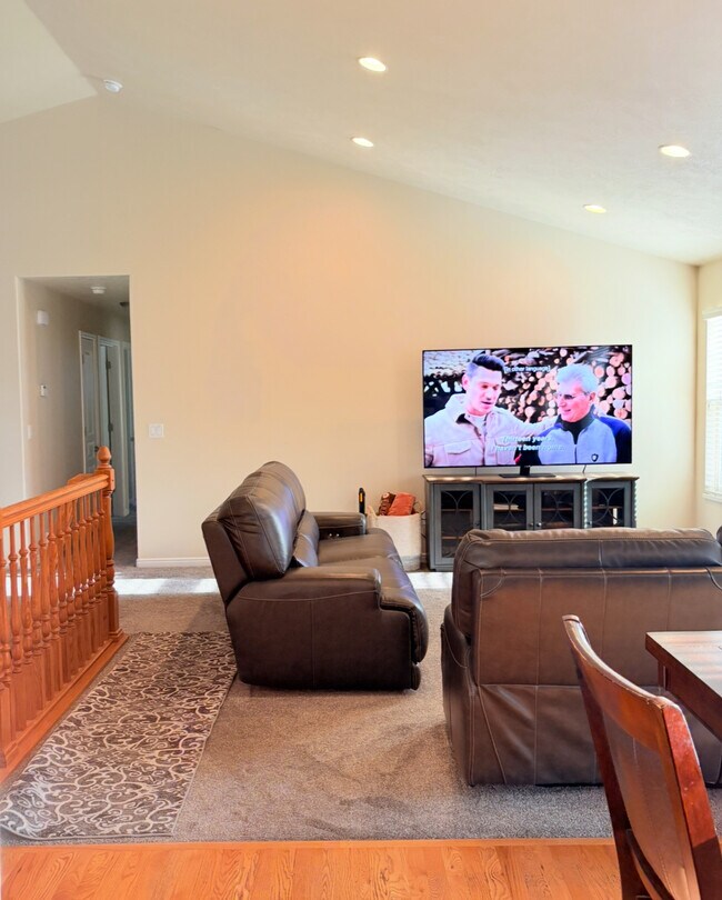 Building Photo - 351 N 1480 E