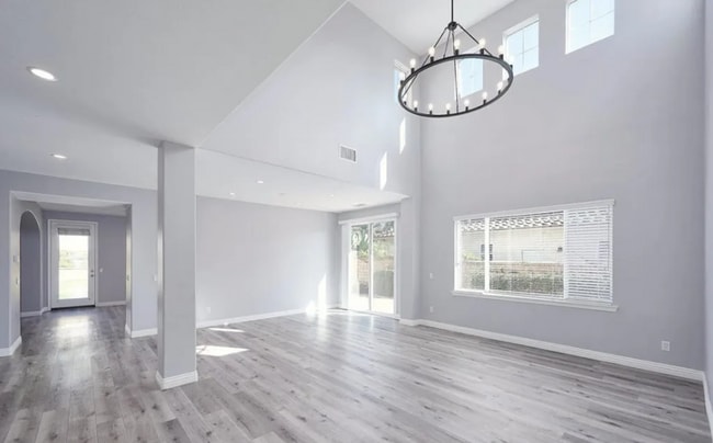 Building Photo - Fabulous 5 bed, 3 bath 2-story home in the Dos Vientos Community