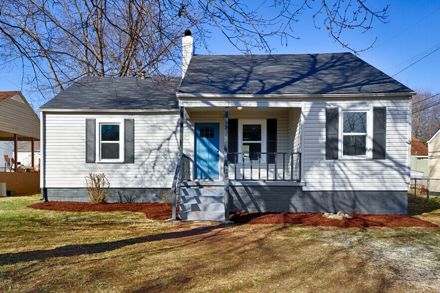 Building Photo - 2206 Walnut St SW