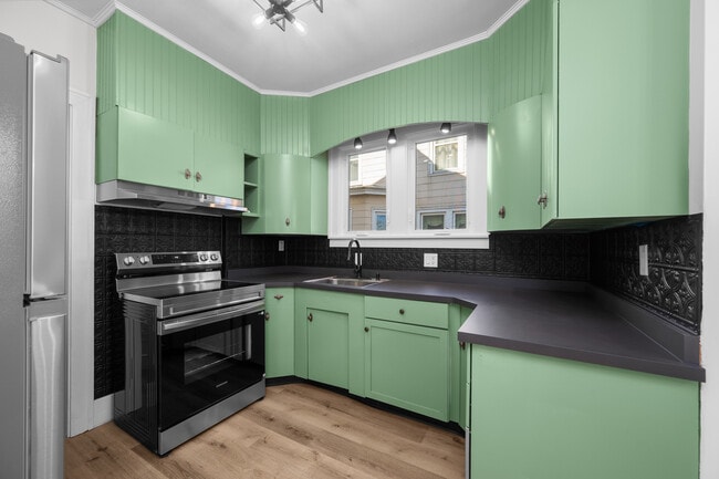 Building Photo - 1182 25th St