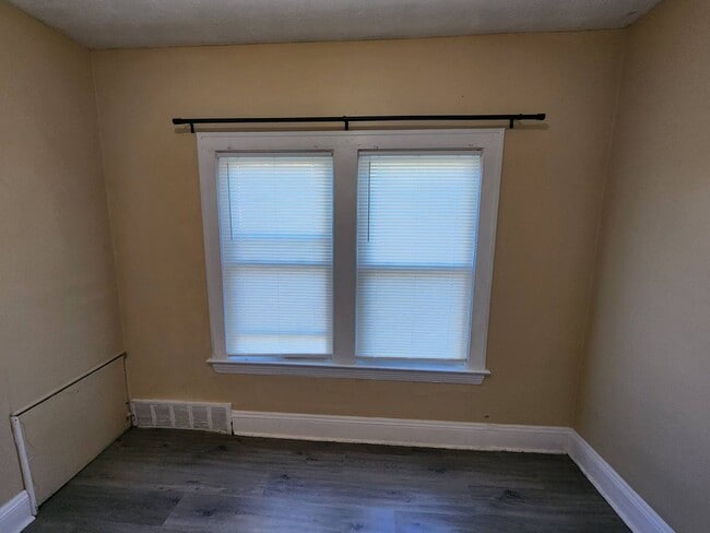 Building Photo - 15816 Grovewood Ave