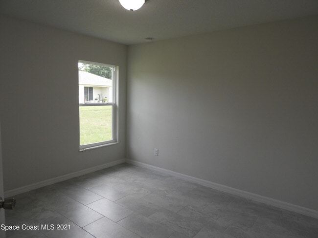 Building Photo - 1611 Saipan St SE