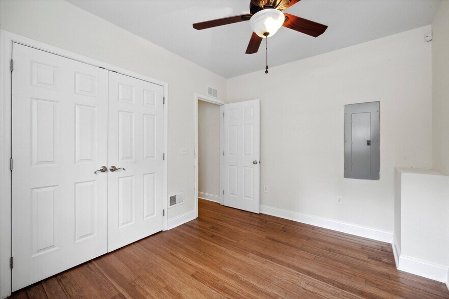 Building Photo - 2001 N Cleveland St