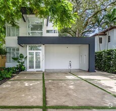 Building Photo - 5720 SW 24th St