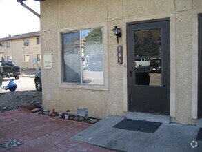 Building Photo - Cute 2BD/1BA unit FOR RENT on Wellington St.