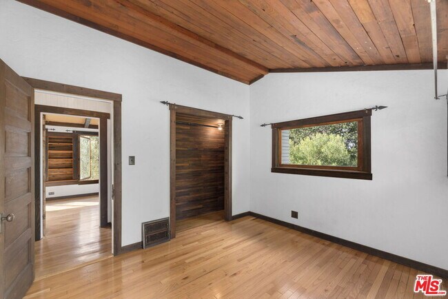 Building Photo - 1409 Avon Park Terrace