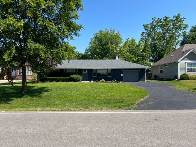 Primary Photo - 705 Parkway Dr