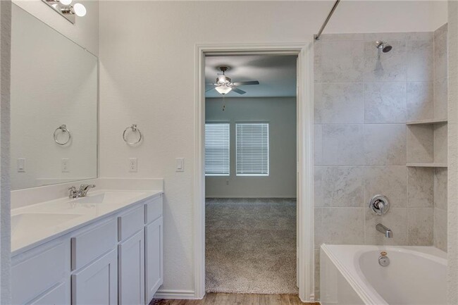 Building Photo - 6721 Hartlage St