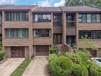Building Photo - 804 Fairways Dr