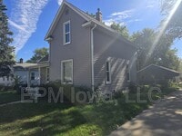 Building Photo - 709 Kern St