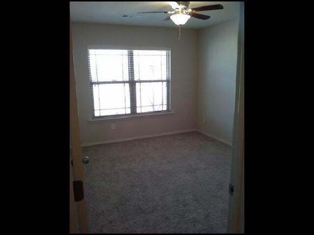 Building Photo - 14505 Parkway Cir