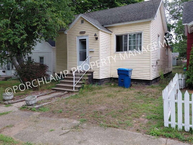 Building Photo - 2121 Harrison Ave