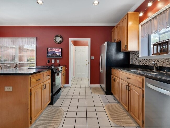 Building Photo - 4012 Dutchess Ct