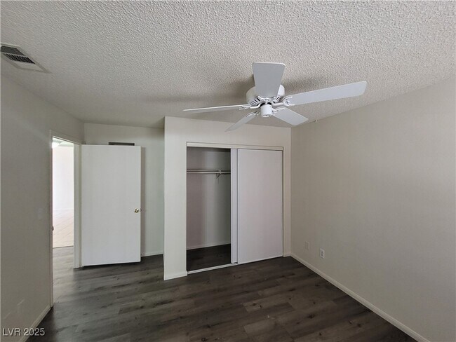 Building Photo - 1608 N Torrey Pines Dr