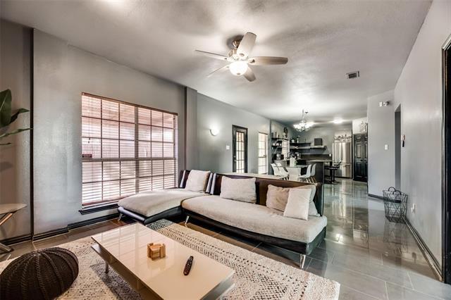 Building Photo - 4547 Buckingham Dr