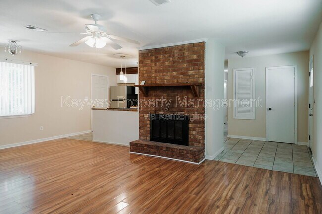 Building Photo - 2841 Pheasant Dr