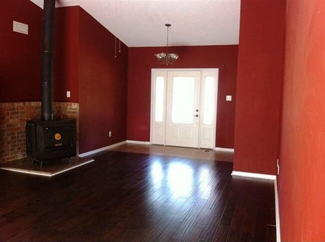 Building Photo - 255 Meadowlakes Dr