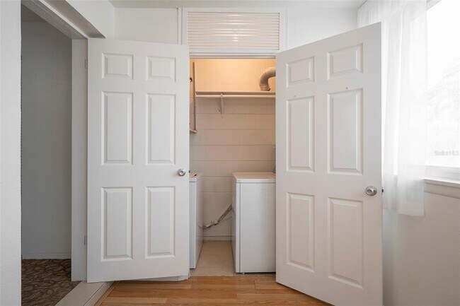 Building Photo - 5912 5th Ave N