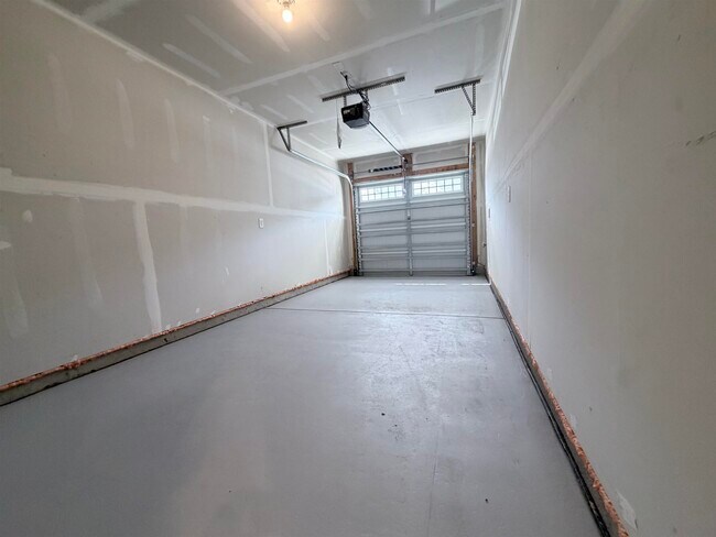 Building Photo - 2316 Elowen Ln
